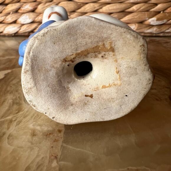 Puppy with blue bow pepper shaker - Picture 3 of 4